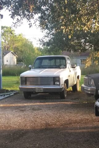 Classic GMC Truck: A Timeless Beauty 🚚✨
