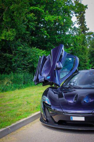 Unleashing the Beast: McLaren P1 in Action! 🚗💨