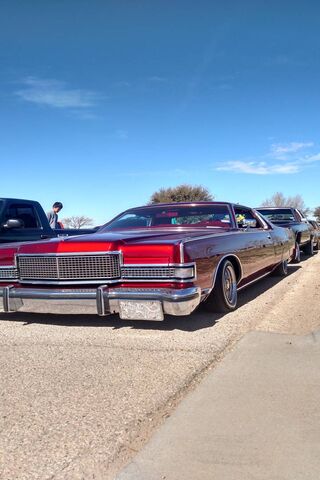 Cruisin' in Style: The Low Rider Legacy 🚗✨