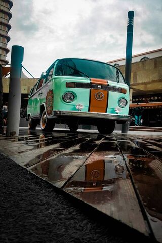 Retro Road Trip: The Iconic Volkswagen Vanagon 🚐✨