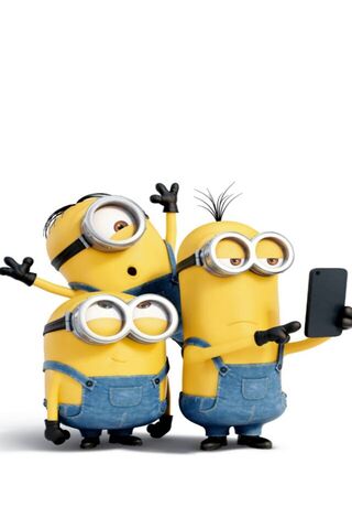Minion Mischief: A Selfie Moment! 📸