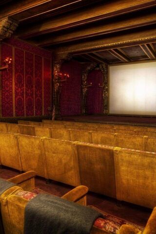 A Glimpse into the Ritz Theatre: Where Stories Come Alive 🎭✨