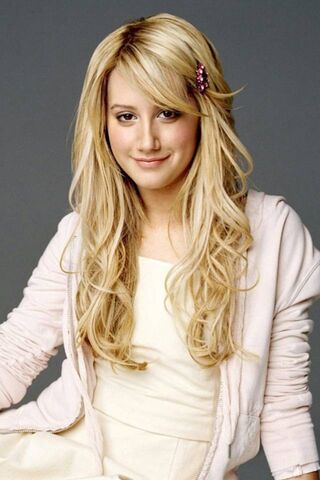 Shining Star: The Charm of Ashley Tisdale 🌟