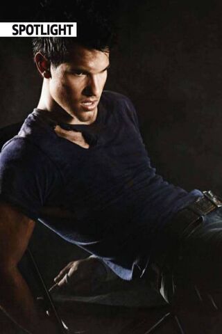 Spotlight on Taylor Lautner: The Charismatic Star 🌟