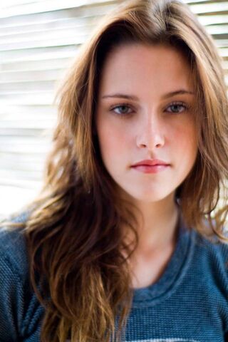 The Enigmatic Charm of Kristen Stewart 🌟