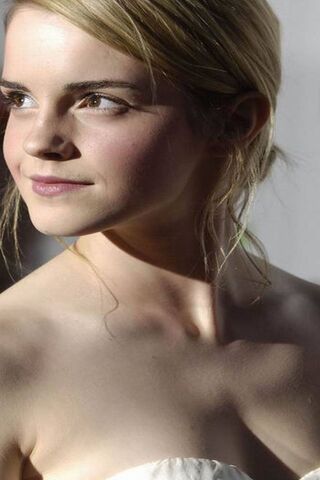 Charming Elegance: A Glimpse of Grace
