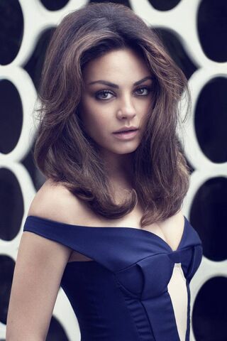 Elegance in Blue: A Glamorous Portrait