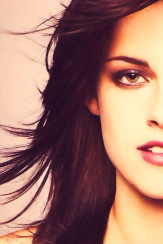 Mystique of Kristen Stewart: A Glimpse into Stardom