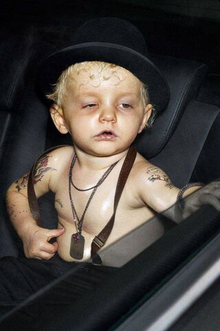 Mischief in the Backseat 🎩😄