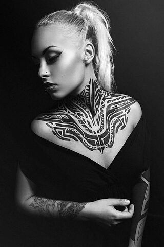 Teya Salat: The Art of Ink and Elegance