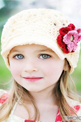 Charming Innocence: A Young Star 🌼✨