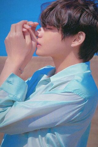 Dreamy Moments with V 🌟