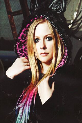 Avril Lavigne Wallpaper Download To Your Mobile From Phoneky