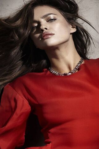 Radiant Elegance: A Bold Fashion Statement