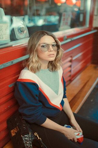 Chic Vibes: Elvana Gjata's Stylish Moment