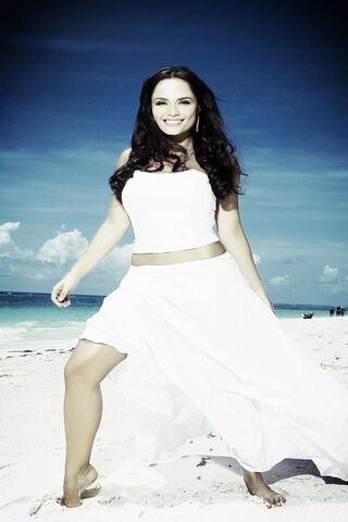 Sun-Kissed Serenity: Ana Lucia's Beach Bliss 🌊☀️