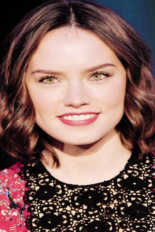 Star of the Galaxy: Daisy Ridley Shines Bright! 🌟