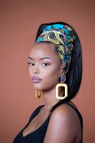 Elegance in Every Fold 🌺✨