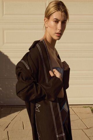 Hailey: A Modern Muse in Chic Fashion