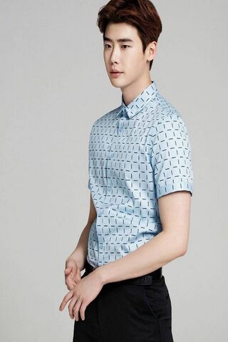 Charming Style: Lee Jong Suk in Casual Elegance