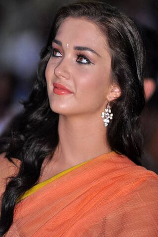 Grace and Elegance: The Allure of Amy Jackson
