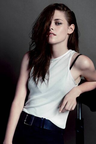 Chic and Edgy: The Allure of Kristen Stewart