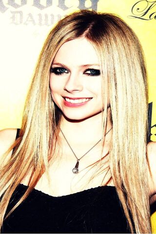 Avril Lavigne: The Pop Punk Queen 🌟