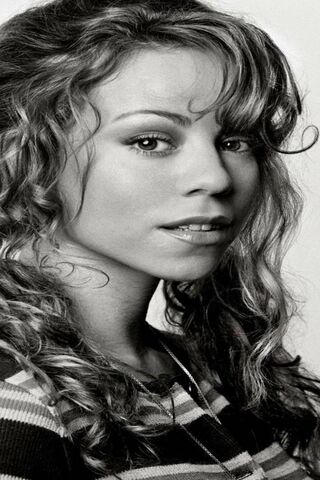 Timeless Elegance: The Iconic Mariah Carey