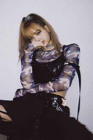 Chic Camouflage: Lisa's Bold Style