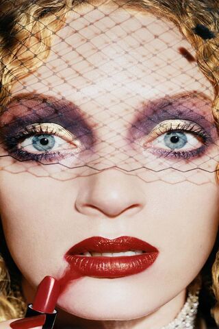 Glamour Unveiled: A Bold Statement