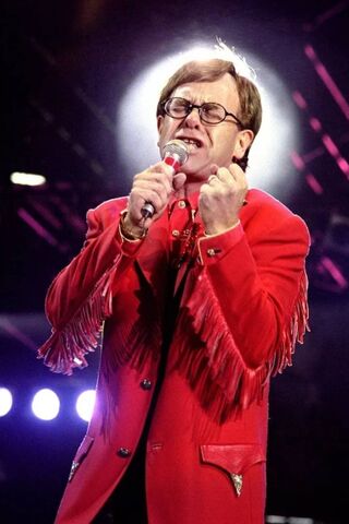 Elton John: The Rocket Man in Action! 🎤✨