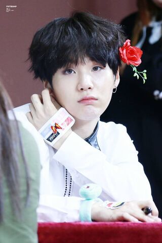 𝐓𝐈𝐆 𝐂𝐀𝐅𝐄 | [ #BTS #SUGA さん🖤] 🗓️~5/4(日) 額縁
