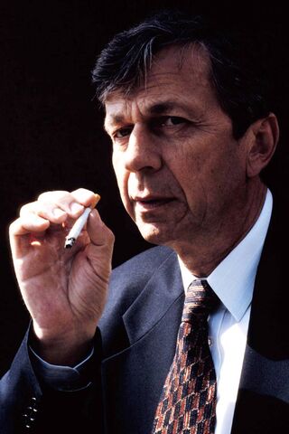 William B Davis
