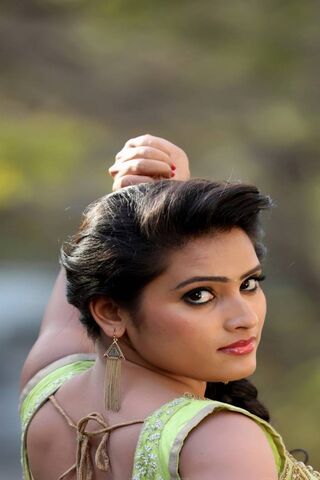 Elegance in Motion: Anusha Parda