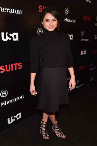 Elegance on the Red Carpet: A Star's Night Out 🌟