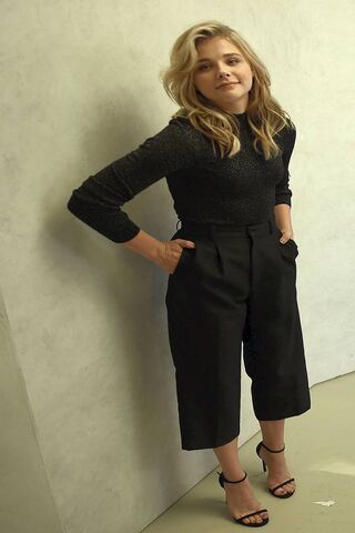 Chic Elegance: A Modern Style Icon