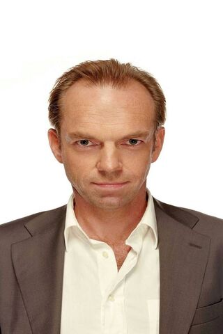 Hugo Weaving