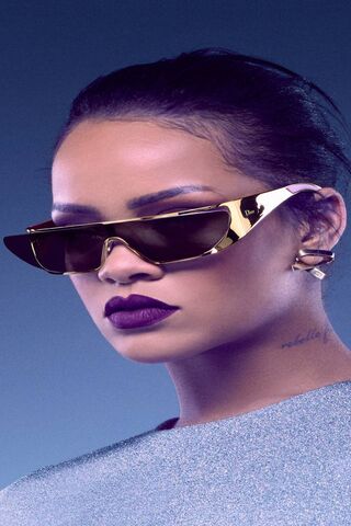 Chic Elegance: A Fashion Icon's Statement