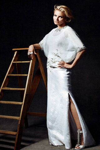 Elegance in Silver: A Glamorous Moment