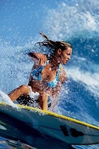 Surfing Bliss: A Day in Paradise 🌊🏄