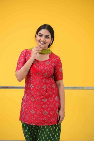Radiant Charm: Prayaga Martin in Vibrant Colors 🌼✨