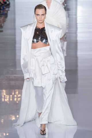 Cara Delevingne: A Vision in White ✨