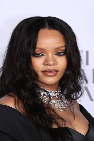 Rihanna: A Glamorous Icon