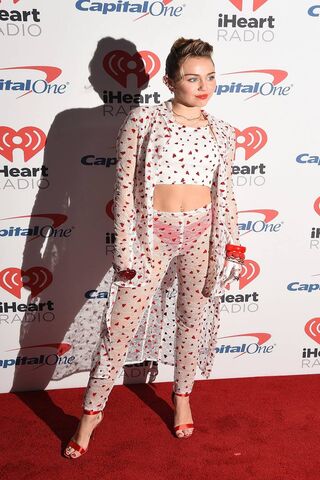 Miley's Heartfelt Fashion Statement ❤️✨