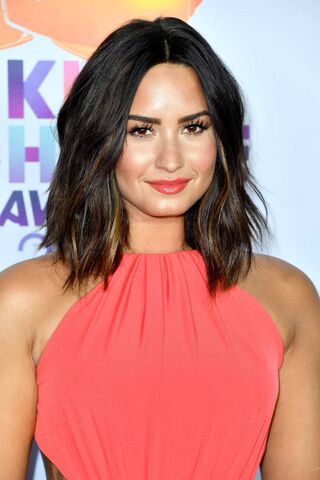 Demi Lovato Shines at the Kids' Choice Awards! 🌟