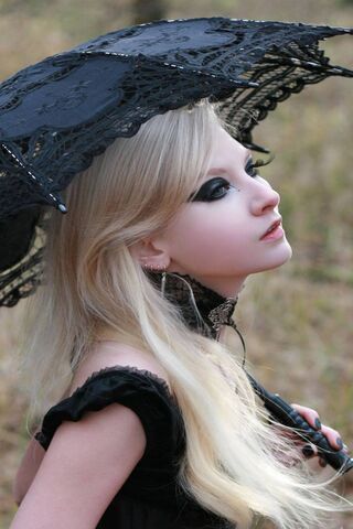 Enigmatic Elegance: The Gothic Muse 🌑🖤