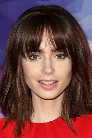 Lily Collins: A Star Shining Bright 🌟