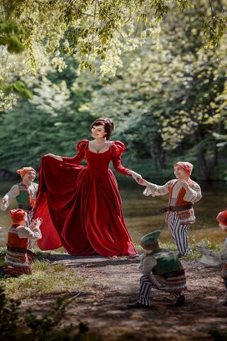 Enchanted Moments with Snow White 🌲✨