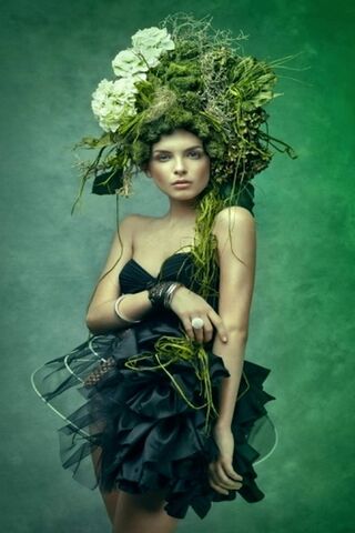 Nature's Crown: A Floral Fantasy 🌿👑