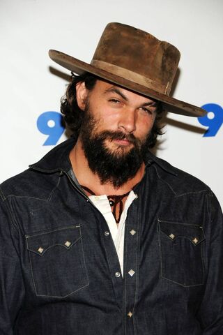 The Charismatic Cowboy: Jason Momoa in Style 🤠✨